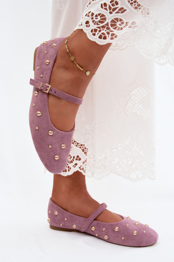 Ballerinas mit Dekoration und Riemen in lila Cuddly