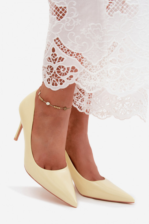 Gelbe High Heels aus Kunstleder mit Lackeffekt Tropessa