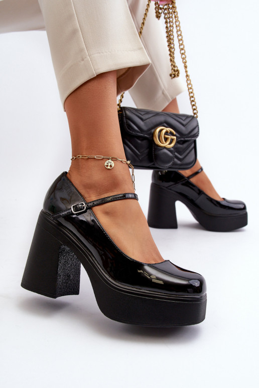 Damen schwarze Schuhe mit lackiertem Effekt und Plattform Big Star NN274004