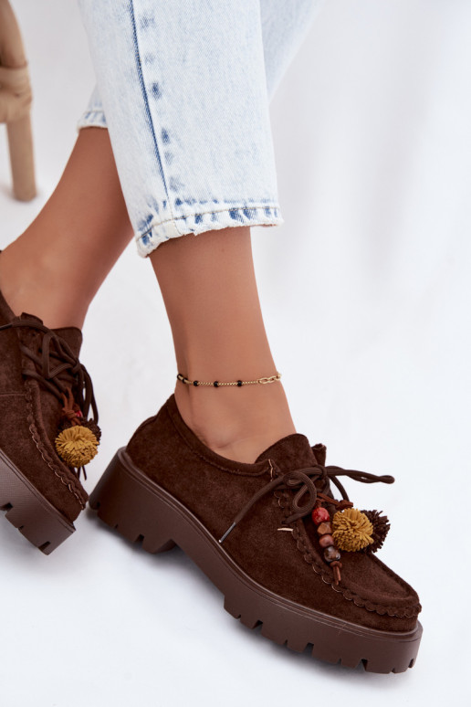 Schuhe mit schönen Details aus Kunstveloursleder in Schokolade Melonia