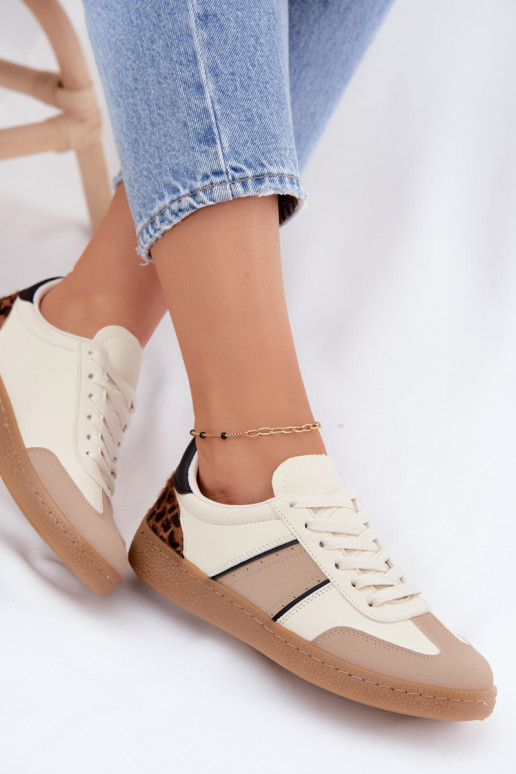 Sneaker aus Kunstleder in Sand Corelle