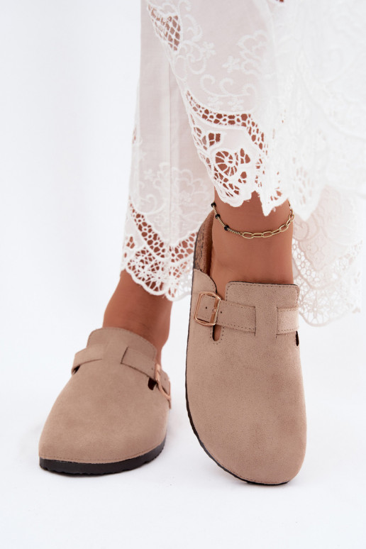 Damen Clogs mit Schnallen in Sandfarbe aus Kunstveloursleder Glamora