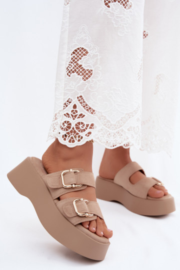Damen Clogs mit Plattform und Schnallen in Goldfarbe aus Kunstveloursleder Hazelia 2