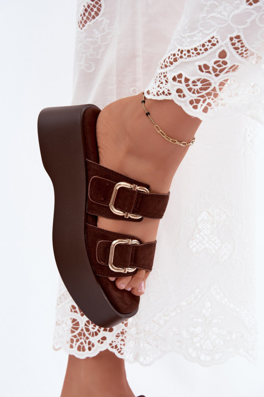 Damen Clogs mit Plattform und Schnallen in Schokoladenfarbe aus Kunstveloursleder Hazelia
