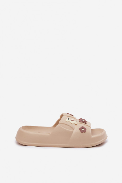 Sandfarbene leichte Slipper mit Schnallen Redienna