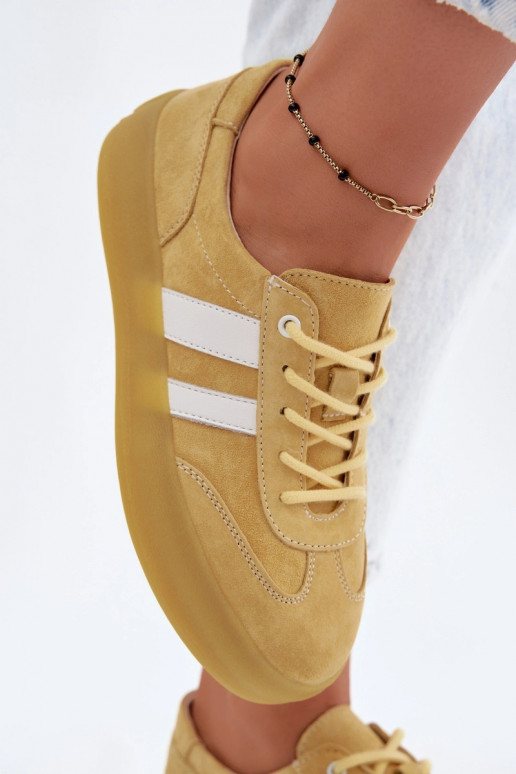 Gelbe Plattform-Sneaker aus Kunstveloursleder Coralia