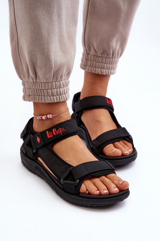 Damen-Sandalen mit klebrigen Verschlüssen in Schwarz Lee Cooper LCIN-26-34-4423L