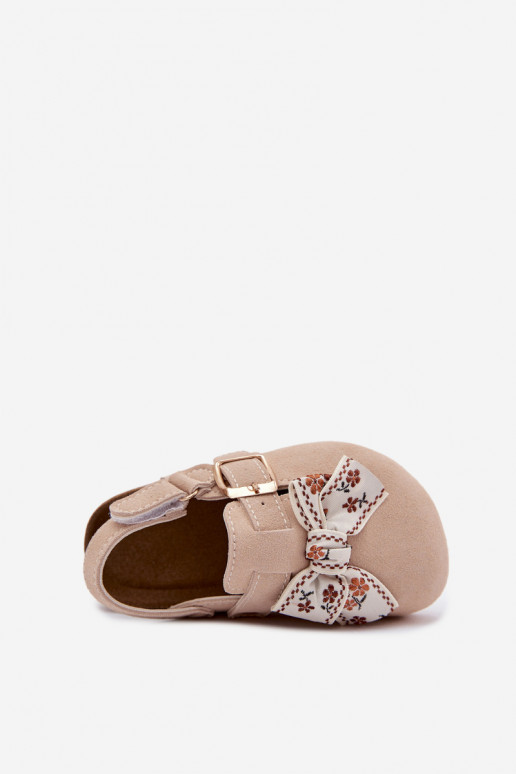 Kinderclogs Sandalen mit Schleifen in sandfarbener Farbe Rosella