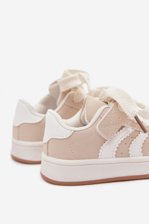 Kindersneaker mit Klettverschlüssen aus Kunstleder in sandfarbener Farbe Zoya