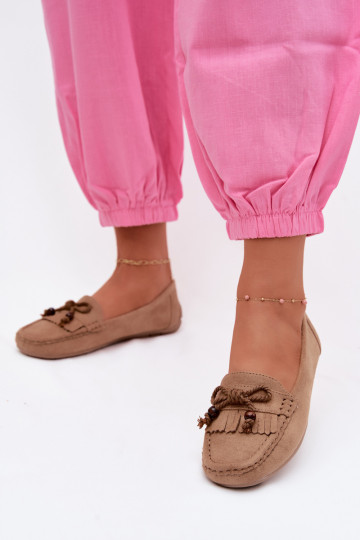 Damen flache Mokassins mit Schleifen und Fransen aus Kunstveloursleder in Sandfarbe Bluebell 2