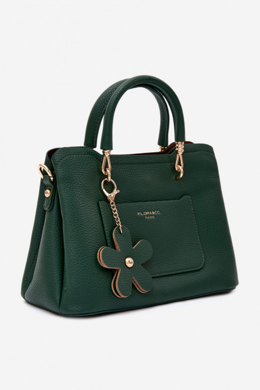 Handtasche mit Kunstleder-Schlüsselanhänger mit Blumenmotiven in Flaschengrün Noomi