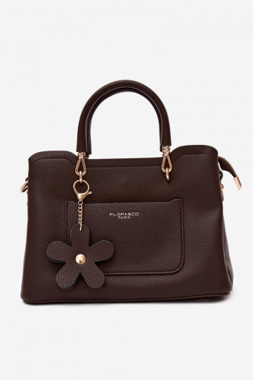 Handtasche mit Kunstleder-Schlüsselanhänger mit Blumenmotiven in Schokoladenfarbe Noomi