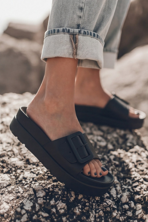 Schwarze Damen-Slipper mit Plattform und Schnallen Caramel