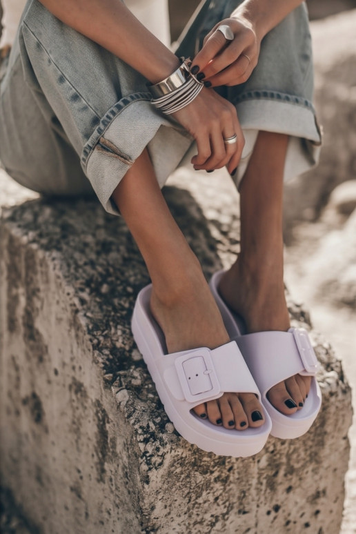 Weiße Damen-Slipper mit Plattform und Schnallen Caramel