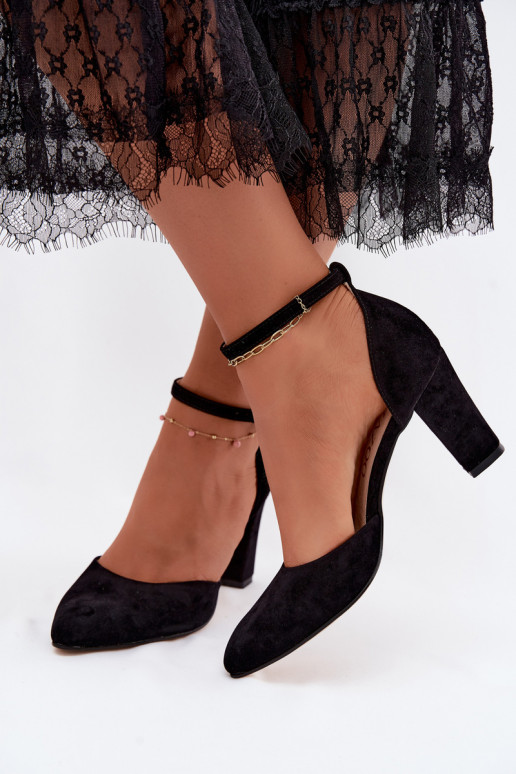Schwarze Schuhe mit Riemen und spitzen Zehen Zazoo 823