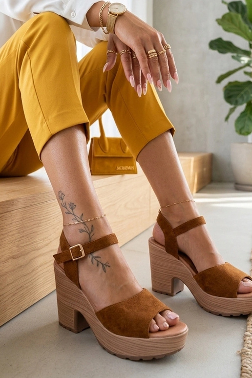 Braune Damen-Sandalen auf klobigem Absatz Elara
