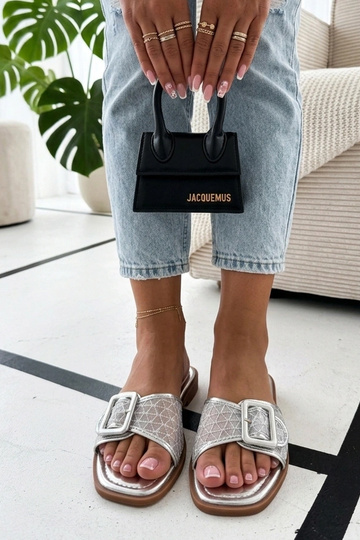 Silberne Damenclogs mit verziertem Netzobermaterial Sibyl 2