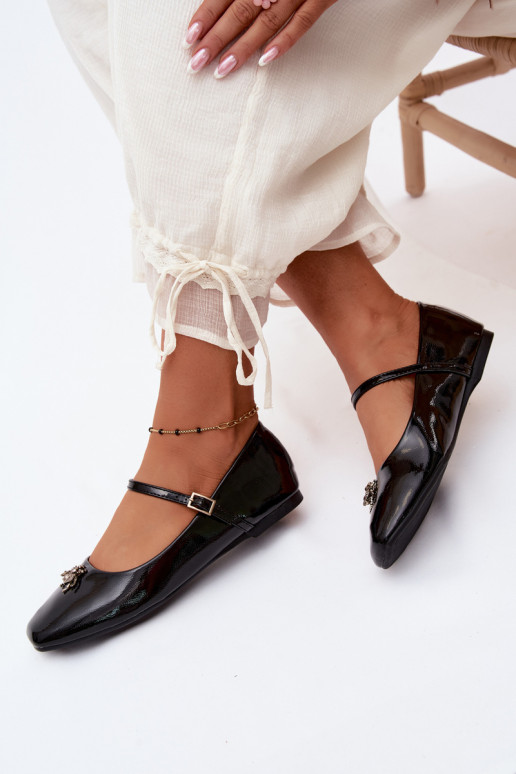 Schwarze lackierte Ballerinas mit Riemen und Schnalle aus Kunstleder Pinea