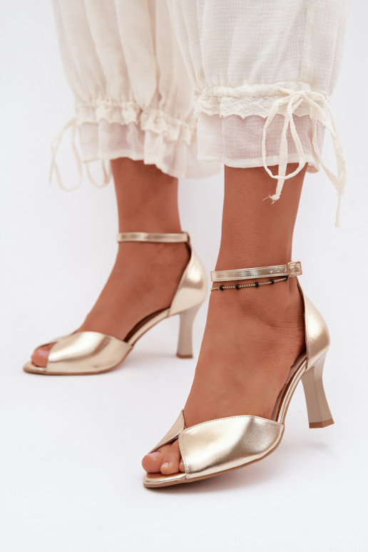 Goldene Damen Sandalen auf kleinem Absatz Zazoo 1120