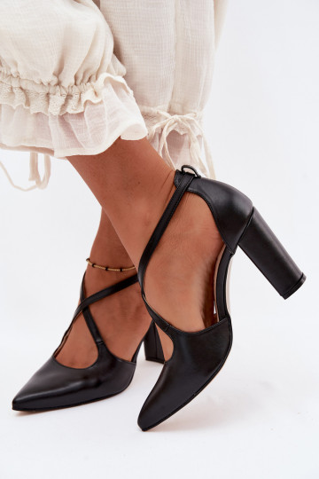 Schwarze Schuhe mit Absätzen und Riemen Zazoo 1053