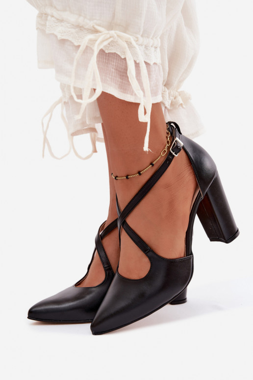 Schwarze Schuhe mit Absätzen und Riemen Zazoo 1053