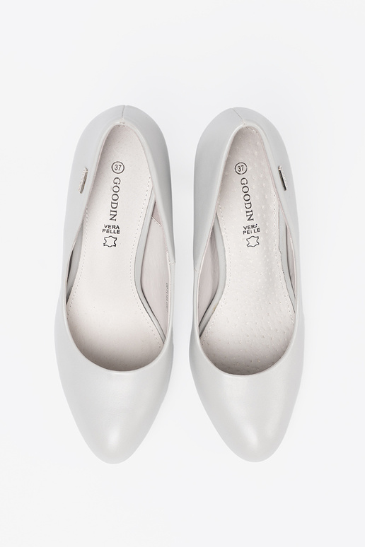 Graue klassische High Heels
