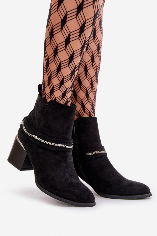 Damen isolierte Stiefeletten mit Ketten aus Kunstsuede in schwarzer Farbe Hanalen