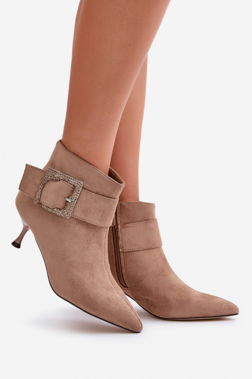 Damen Stiefeletten mit dünnen Absätzen und Schnallen in Sandfarbe Nirilis