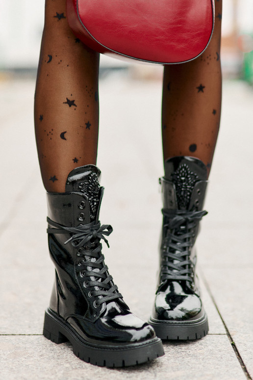 Schwarze Arbeitsstiefeletten mit Ornamenten und Lackeffekt Kelilea