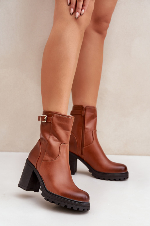 Braune isolierte Stiefeletten mit Absätzen und Schnallen Selavia