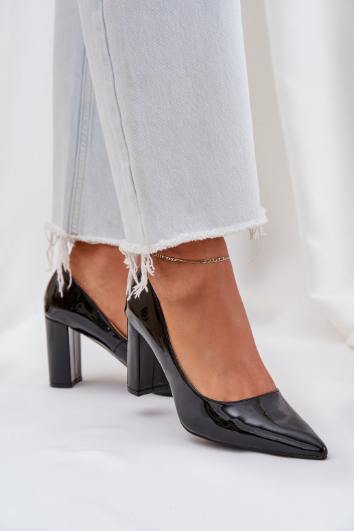 Schwarze Schuhe mit Lackeffekt auf dem Block Kilanne