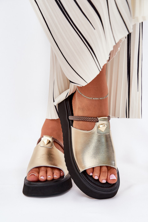 Lederpantoffeln für Damen mit Plattform und verzierten Absätzen in Gold D&A MK51-475