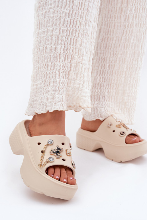 Leichte Damen-Platformsandalen mit goldenen Details und Clips in Sandfarbe Ivoriel