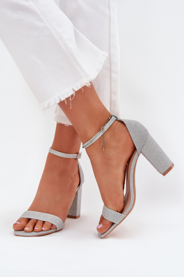 Damen Sandalen mit hohen Absätzen und Glanz in Silber Kavina