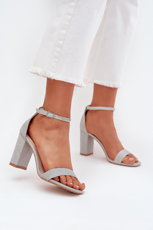 Damen Sandalen mit hohen Absätzen und Glanz in Silber Kavina
