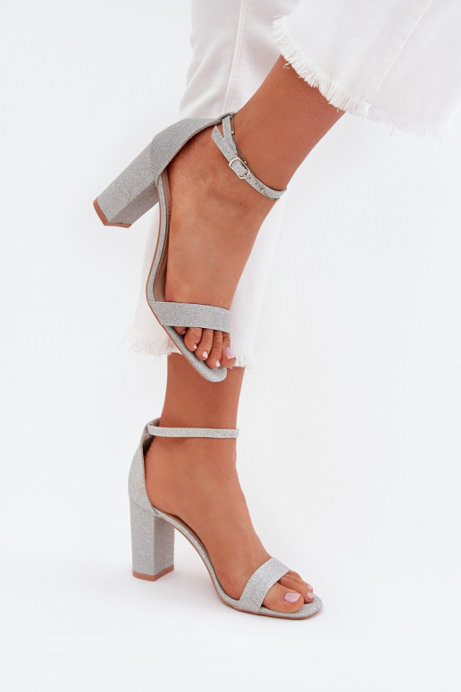 Damen Sandalen mit hohen Absätzen und Glanz in Silber Kavina