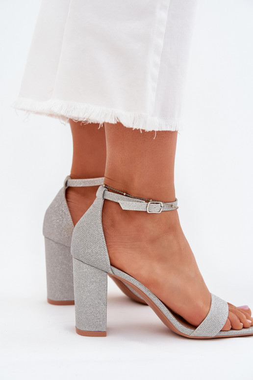 Damen Sandalen mit hohen Absätzen und Glanz in Silber Kavina