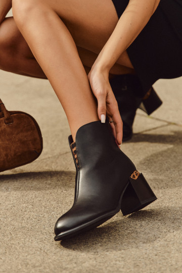 Schwarze Leder-Damen-Stiefeletten Vinceza 66811