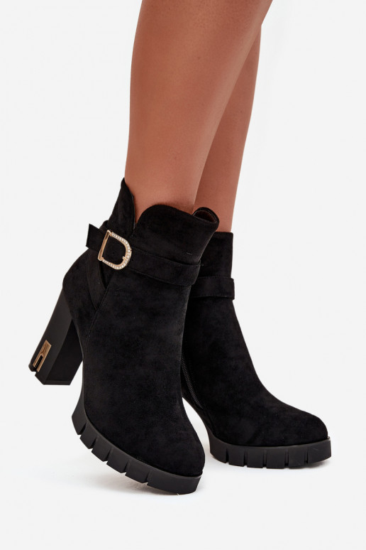 Wärmende Damen-Stiefeletten mit Schnallen, schwarz Nolivira