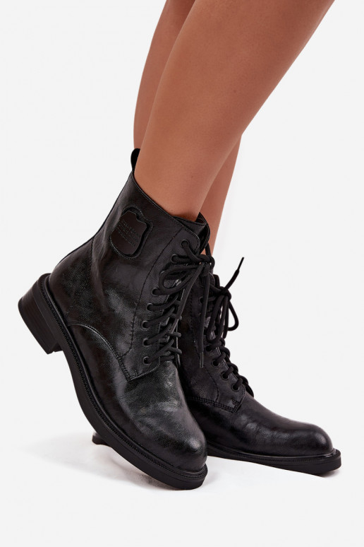 Schwarze Stiefeletten aus Kunstleder für Damen mit dekorativen Details Tai turiciejka K7180-01