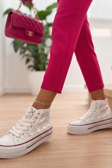 Weiße perforierte Sneakers über dem Knöchel Piper