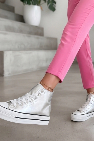 Silberne metallische Sneakers über dem Knöchel Piper