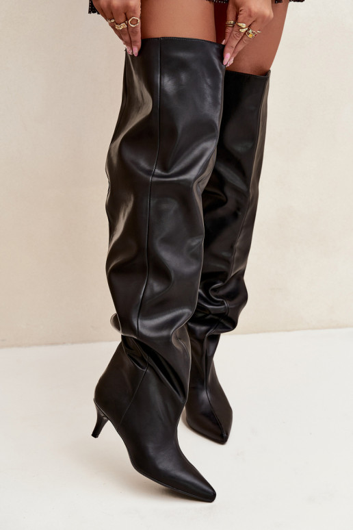 Damen kniehohe Stiefel zum Hineinschlüpfen mit schmalen Absätzen in schwarz Ysolienne