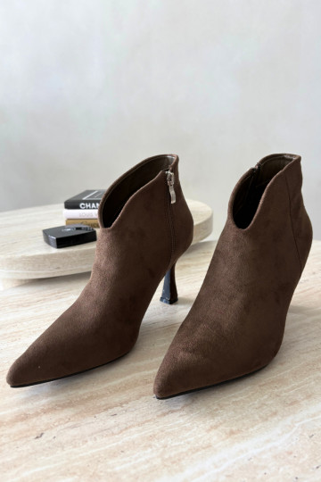 Damen Stiefeletten auf schmalem Absatz mit spitzem Zehen in khakifarbener Bessia 2