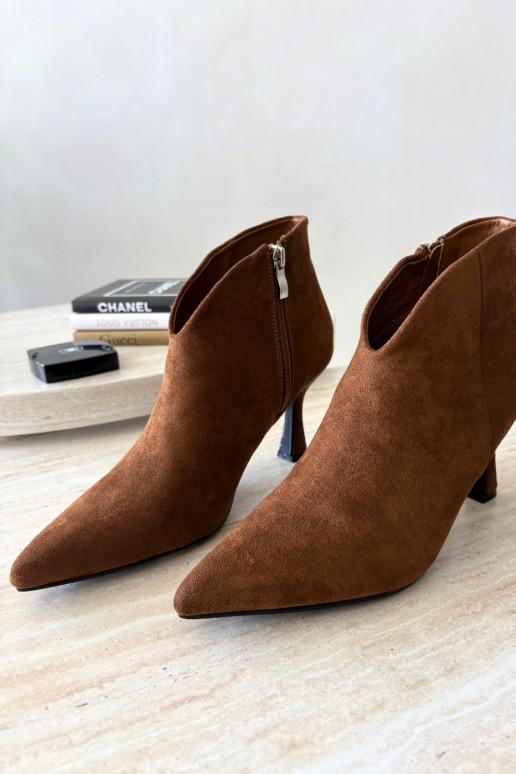 Damen Stiefeletten auf schmalem Absatz mit spitzem Zehen in brauner Bessia
