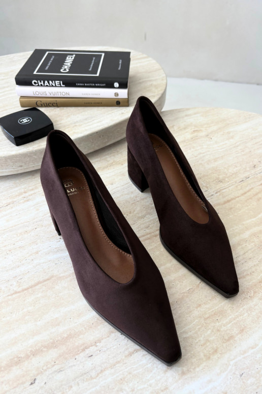 Schuhe mit spitzem Zehen und quadratischen Absätzen in schokoladenfarbener Lavisa