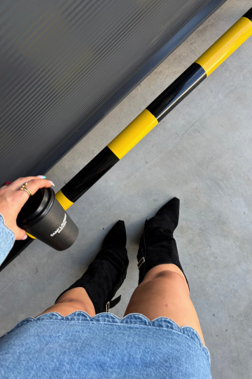 Damenstiefel mit Absätzen INyZuinięta CholeZuka Mit Rüschen I mit Schnallenmi schZuarze Farbe Caster