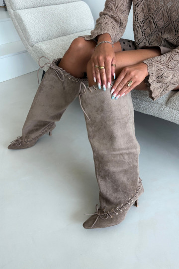 Stiefel Kitten Heel aus INildleder Mit Dekorationen Schnürungm Beige Juletta 2
