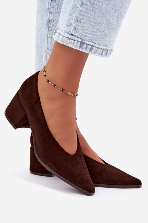 Schuhe mit spitzem Zehen und quadratischen Absätzen in schokoladenfarbener Lavisa