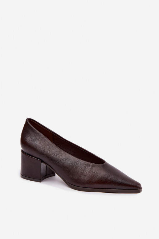 Schuhe mit spitzem Zehen und quadratischen Absätzen aus Kunstleder in dunkelbrauner Lavisa
